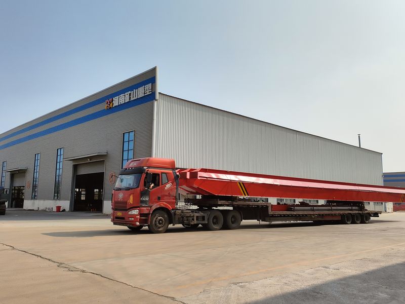 4臺(tái)電動(dòng)單梁起重機(jī)，LD10t-26.53m，發(fā)往浙江交付客戶使用。
