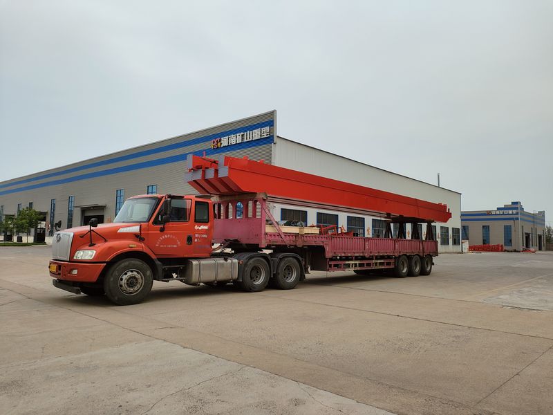 電動(dòng)葫蘆橋式起重機(jī) 3臺(tái) LH5t-17m 制作完成，發(fā)往河南漯河交付客戶使用。